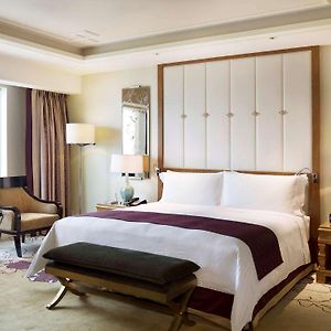 Premier King Suite